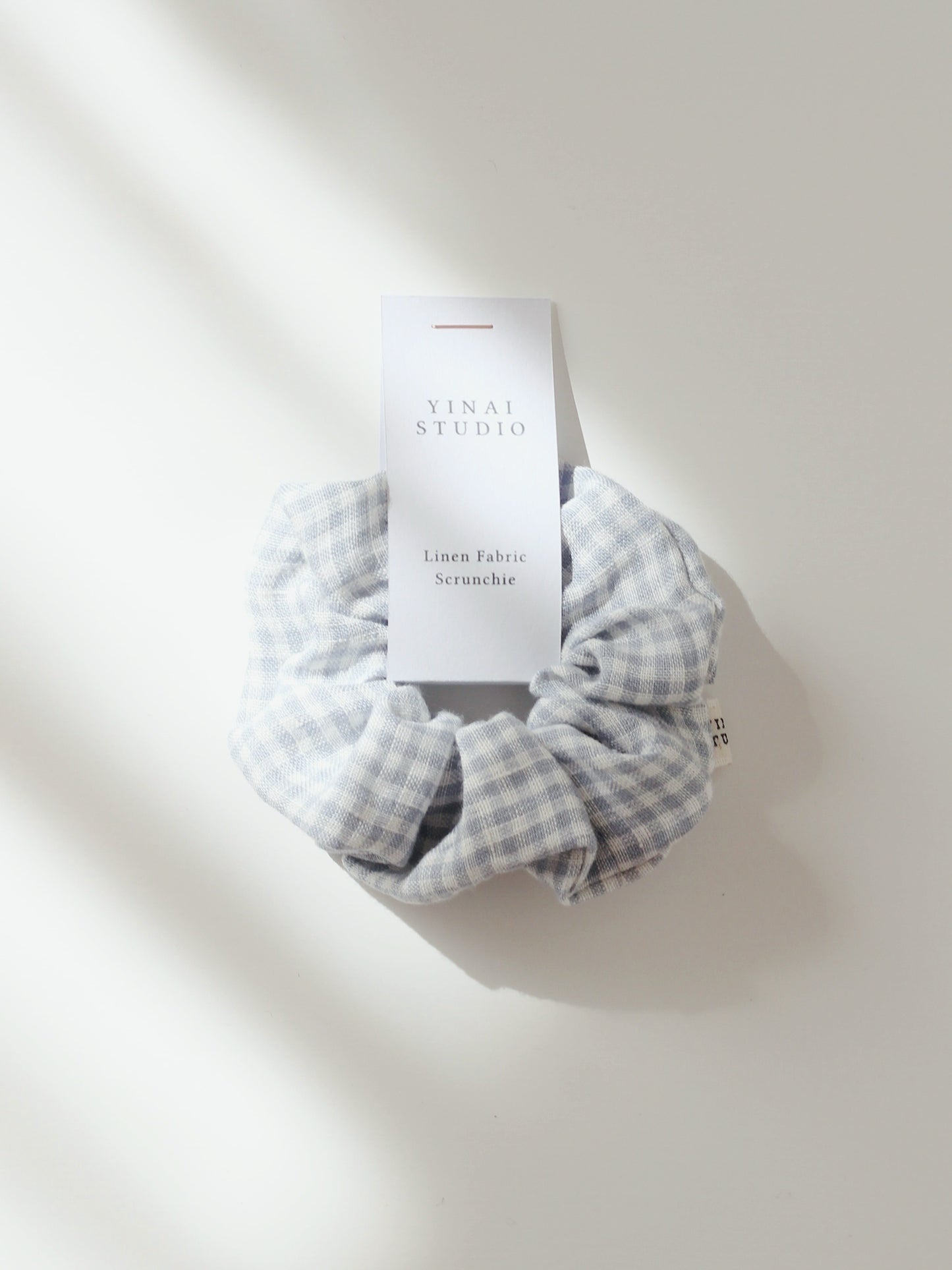 SCRUNCHIE [Gingham plaid, light blue/white]