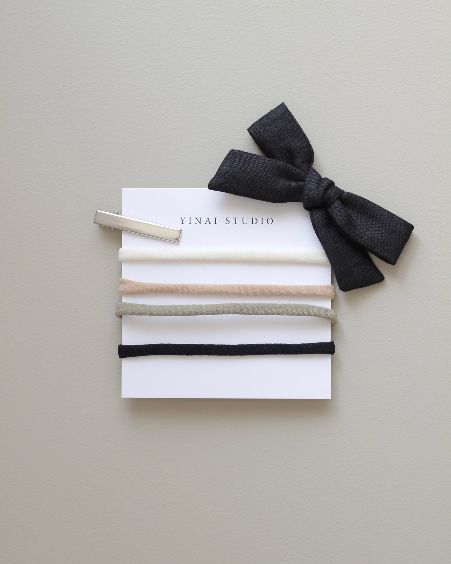 BOW CLIP / HEADBAND [medium] - black