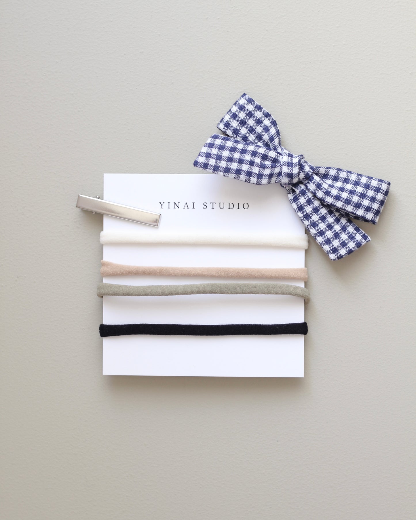 BOW CLIP / HEADBAND [medium] - Gingham plaid, blue/white